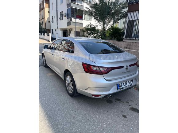Sahibinden Renault Megane 1.5 Blue DCI Touch 2020 Model 