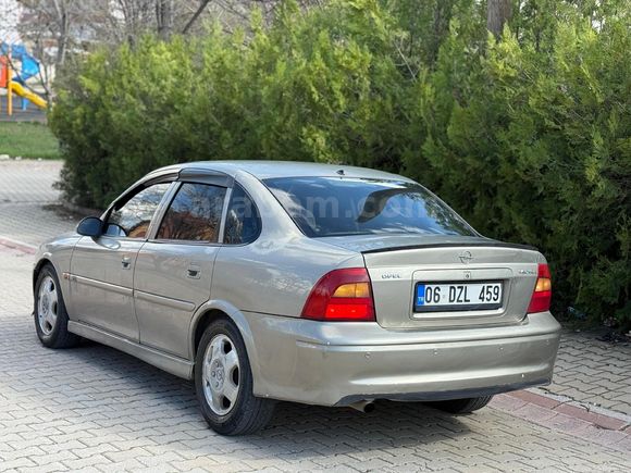 inden Opel Vectra 2.0 GLS 2000 Model