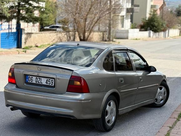 inden Opel Vectra 2.0 GLS 2000 Model