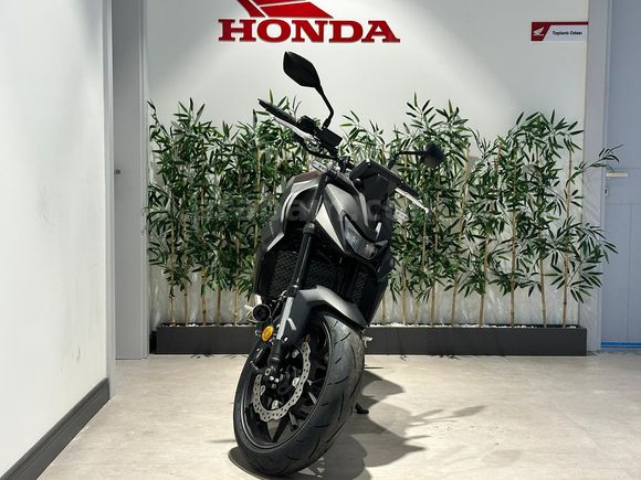 YETKİLİ BAYİ HONDA AÇAR'DAN CB750 HORNET NAKİT'E ÖZEL FİYAT !