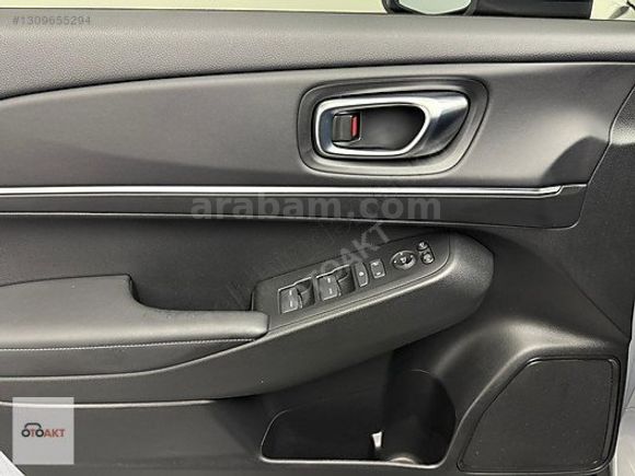 HR-V 1.5 e-HEV Hybrid Advance CVT ( İLK SAHİBİ&HATASIZ&DÜŞÜK KM)