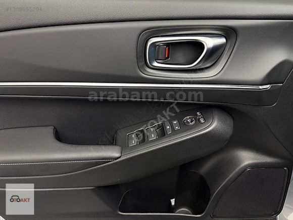 HR-V 1.5 e-HEV Hybrid Advance CVT ( İLK SAHİBİ&HATASIZ&DÜŞÜK KM)