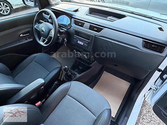 ÖZCAN''dan 2024 Model Renault Express ''44.000''KM %20 FATURA