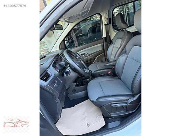 ÖZCAN''dan 2024 Model Renault Express ''44.000''KM %20 FATURA