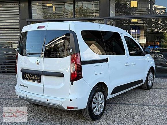 ÖZCAN''dan 2024 Model Renault Express ''44.000''KM %20 FATURA
