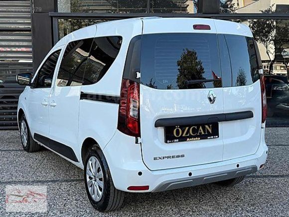 ÖZCAN''dan 2024 Model Renault Express ''44.000''KM %20 FATURA