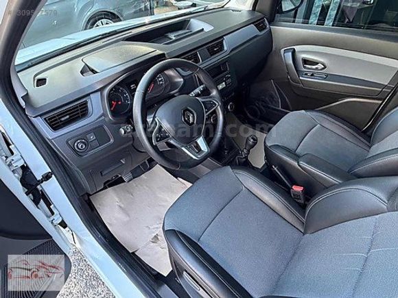 ÖZCAN''dan 2024 Model Renault Express ''44.000''KM %20 FATURA