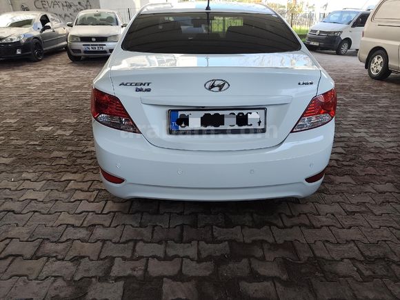 Sahibinden Hyundai Accent Blue 1.6 CRDI Mode Plus 2015 Model  143.000 km Beyaz