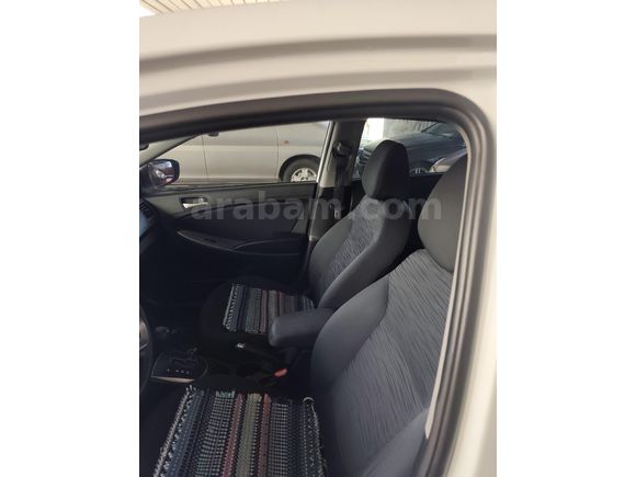 Sahibinden Hyundai Accent Blue 1.6 CRDI Mode Plus 2015 Model  143.000 km Beyaz