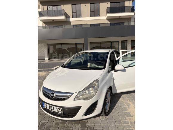 TEMİZ Sahibinden Opel Corsa 1.2 Twinport Essentia 2012 Model 