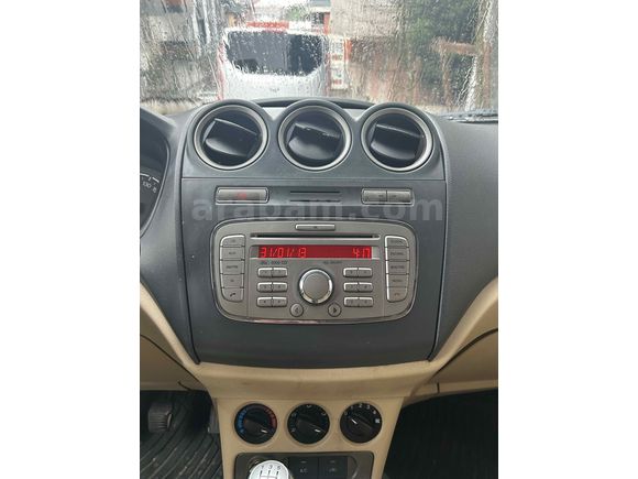 Sahibinden Ford Tourneo Connect 110PS 2013 Model 