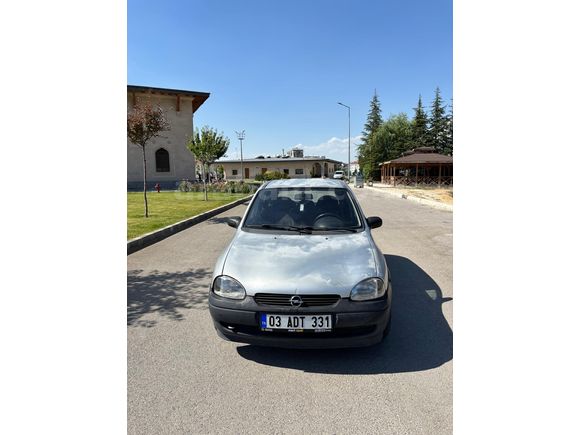 Sahibinden Opel Corsa 1.4 GLS 2000 Model  294000 km Gri (Gümüş)
