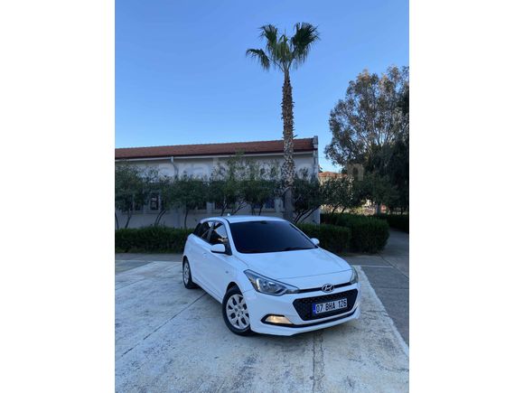 Sahibinden Hyundai i20 1.4 CRDi Jump 2015 Model  193.000 km Beyaz