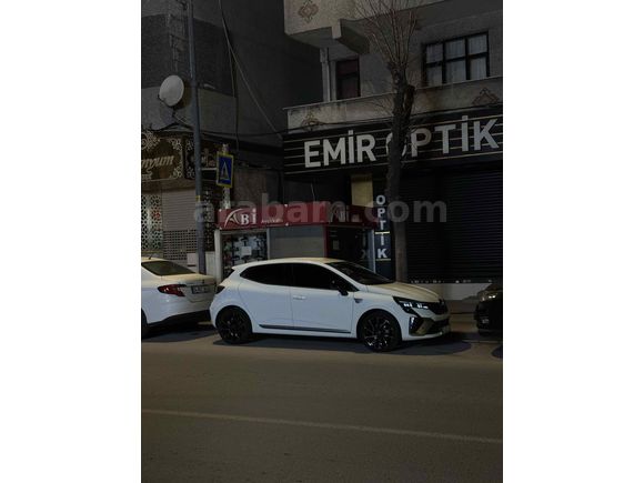 Sahibinden Renault Clio 1.0 TCe Techno Esprit Alpine 2025 Model  1.100 km Beyaz