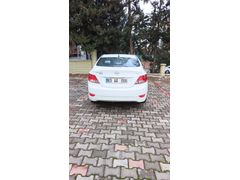 Sahibinden Hyundai Accent Blue 1.6 CRDI Mode 2015 Model  302.000 km Beyaz