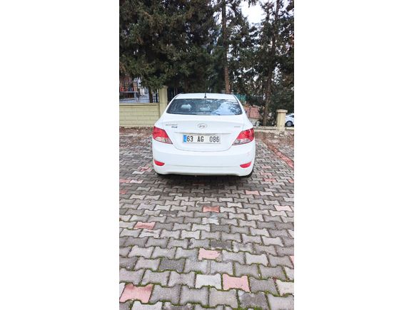Sahibinden Hyundai Accent Blue 1.6 CRDI Mode 2015 Model  302.000 km Beyaz