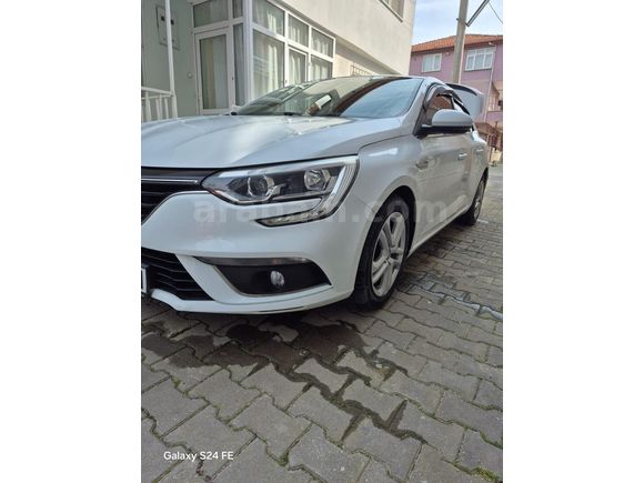 Sahibinden Renault Megane 1.6 Joy 2018 Model  77.175 km Beyaz
