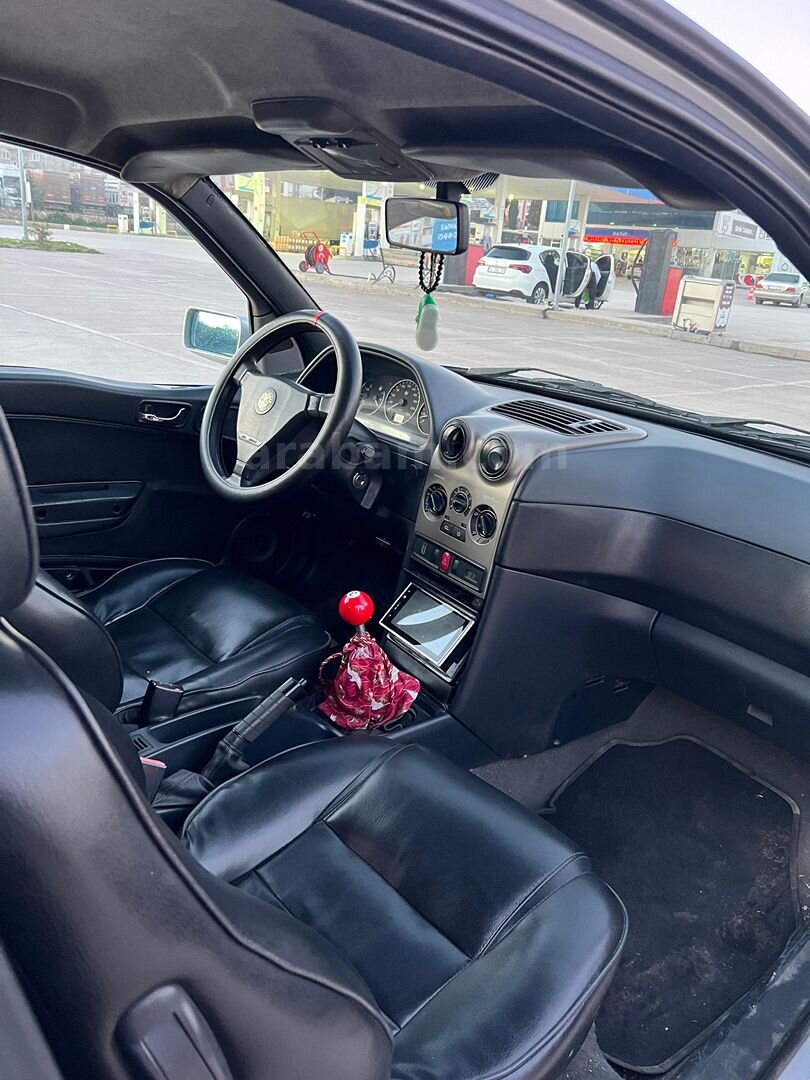 Sahibinden Alfa Romeo 145 1.6 TS Sportivo 2000 Model Balıkesir 264.348 km Gri (Gümüş) 6
