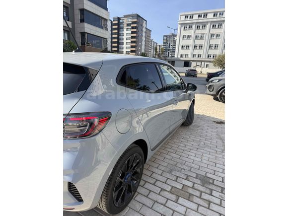 Sahibinden Renault Clio 1.0 TCe Techno Esprit Alpine 2025 Model 