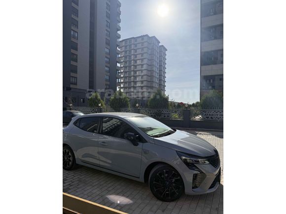 Sahibinden Renault Clio 1.0 TCe Techno Esprit Alpine 2025 Model 