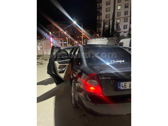 Sahibinden Ford Focus 1.6 Ghia 2006 Model  17.000 km Siyah