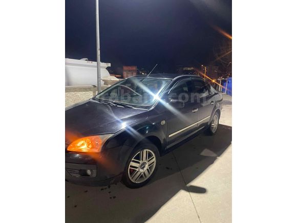 Sahibinden Ford Focus 1.6 Ghia 2006 Model  17.000 km Siyah