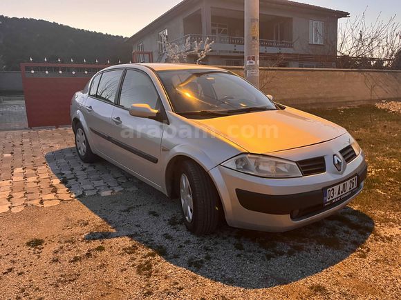 Sahibinden Renault Megane 1.5 dCi Authentique 2006 Model  310.000 km Gri