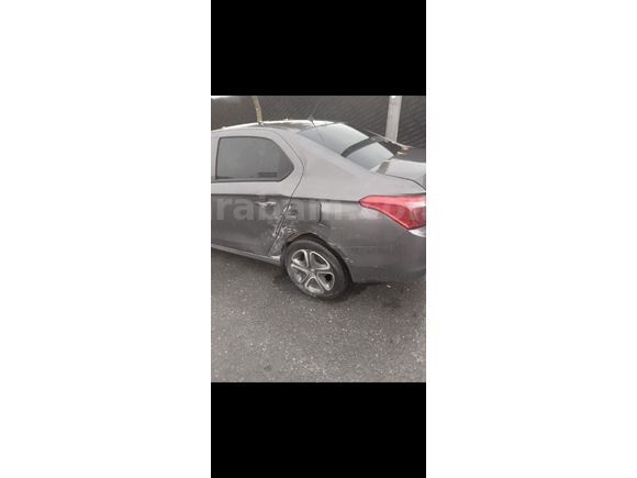 Kamu personelinden temiz kullanilmis 1.5 BlueHDI Feel 2019 Model