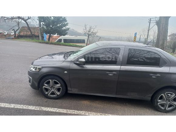 Kamu personelinden temiz kullanilmis 1.5 BlueHDI Feel 2019 Model