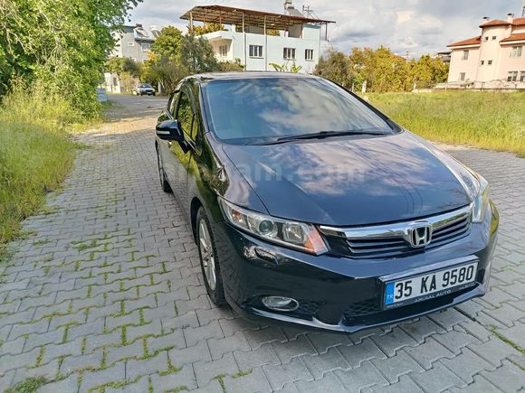Sahibinden Honda Civic 1.6i VTEC ECO Elegance 2012 Model
