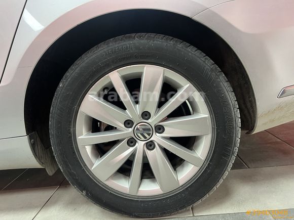 Galeriden Volkswagen Passat 1.6 TDi BlueMotion Comfortline 2014 Model Yalova 104.132 km Gri