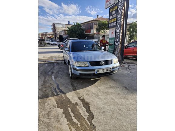 Sahibinden Volkswagen Passat 1.8 T Comfortline 2000 Model  401.000 km Mavi