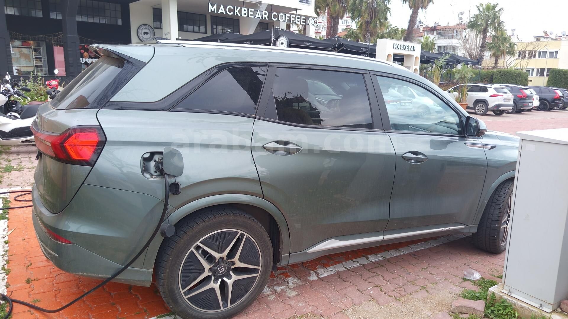 Sahibinden DFSK E5 1.5 Elegance 2024 Model Antalya 37.800 km Yeşil (metalik) 7