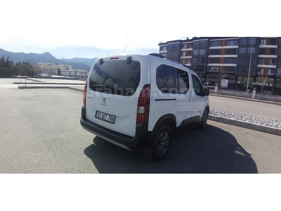 Sahibinden Peugeot Rifter 1.5 BlueHDI Allure 2023 Model