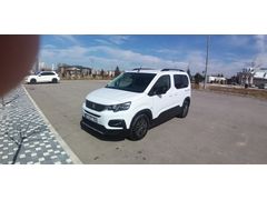 Sahibinden Peugeot Rifter 1.5 BlueHDI Allure 2023 Model