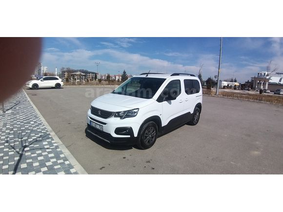 Sahibinden Peugeot Rifter 1.5 BlueHDI Allure 2023 Model