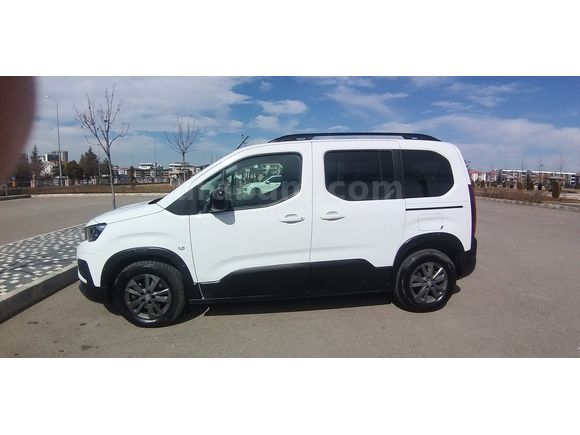 Sahibinden Peugeot Rifter 1.5 BlueHDI Allure 2023 Model