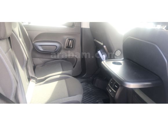 Sahibinden Peugeot Rifter 1.5 BlueHDI Allure 2023 Model