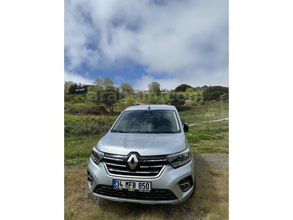 Sahibinden Renault Kangoo Multix 1.3 TCe Iconic 2024 Model 