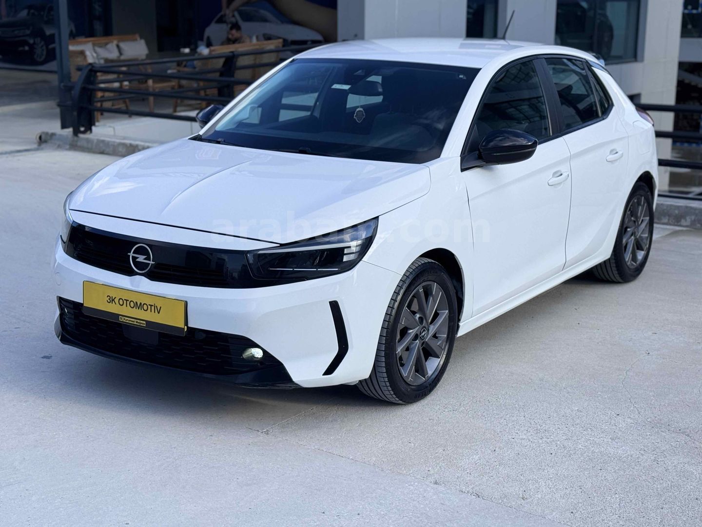 GALERİDEN OPEL CORSA 1.2 T EDİTİON 2024 MODEL ADANA 66.500 KM BEYAZ