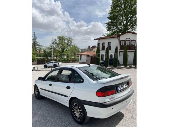 Sahibinden Renault Laguna 2.0 RXE 1996 Model