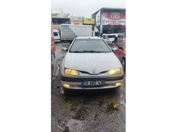 Sahibinden Renault Laguna 2.0 RXE 1996 Model