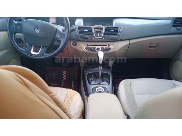 Sahibinden Renault Laguna 2.0 dCi Executive 2010 Model