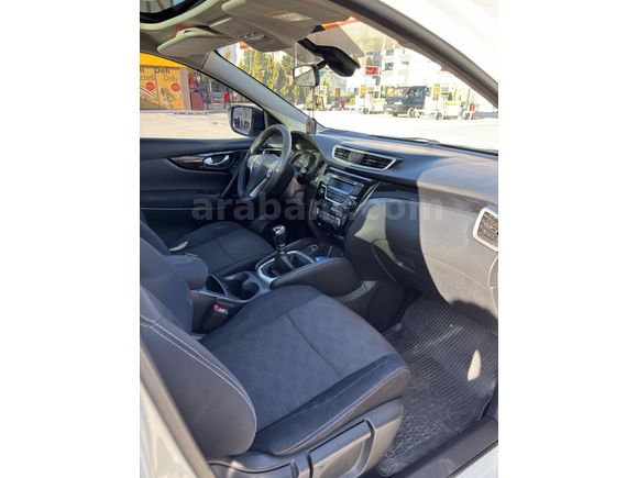 Sahibinden Nissan Qashqai 1.5 dCi Sky Pack 2015 Model  185.000 km Beyaz