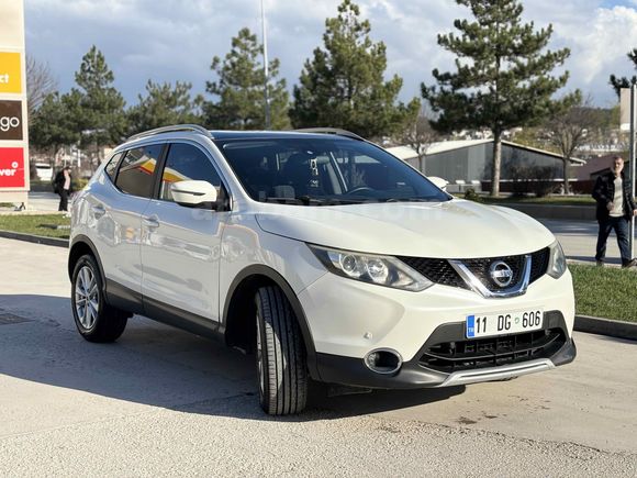 Sahibinden Nissan Qashqai 1.5 dCi Sky Pack 2015 Model  185.000 km Beyaz