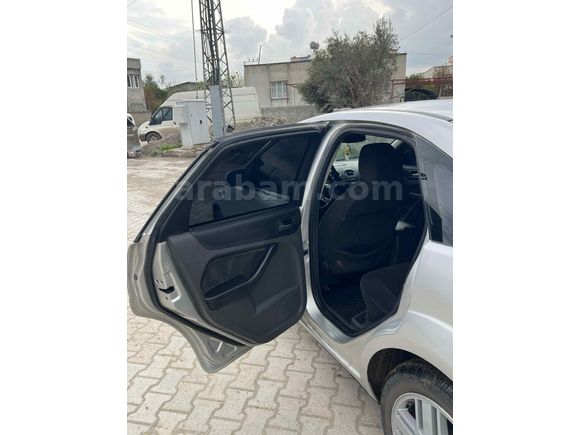Sahibinden Ford Focus 1.6 TDCi Ghia 2006 Model 
