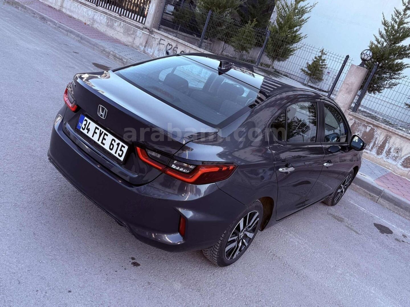 Galeriden Honda City 1.5 i-VTEC Executive 2022 Model Ankara 121.000 km Füme 3