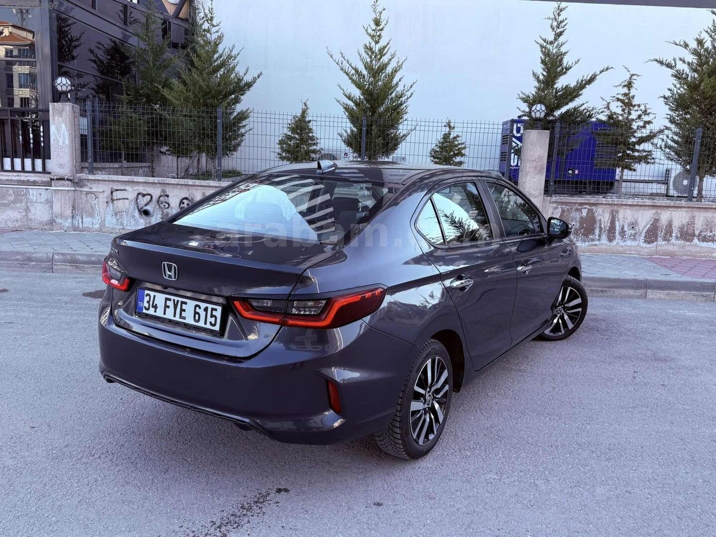 Galeriden Honda City 1.5 i-VTEC Executive 2022 Model Ankara 121.000 km Füme 2