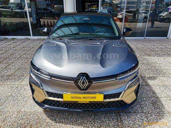 RENAULT MEGANE E-TECH EV60 220 ICONIC
