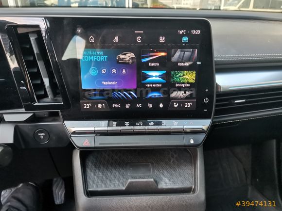 RENAULT MEGANE E-TECH EV60 220 ICONIC